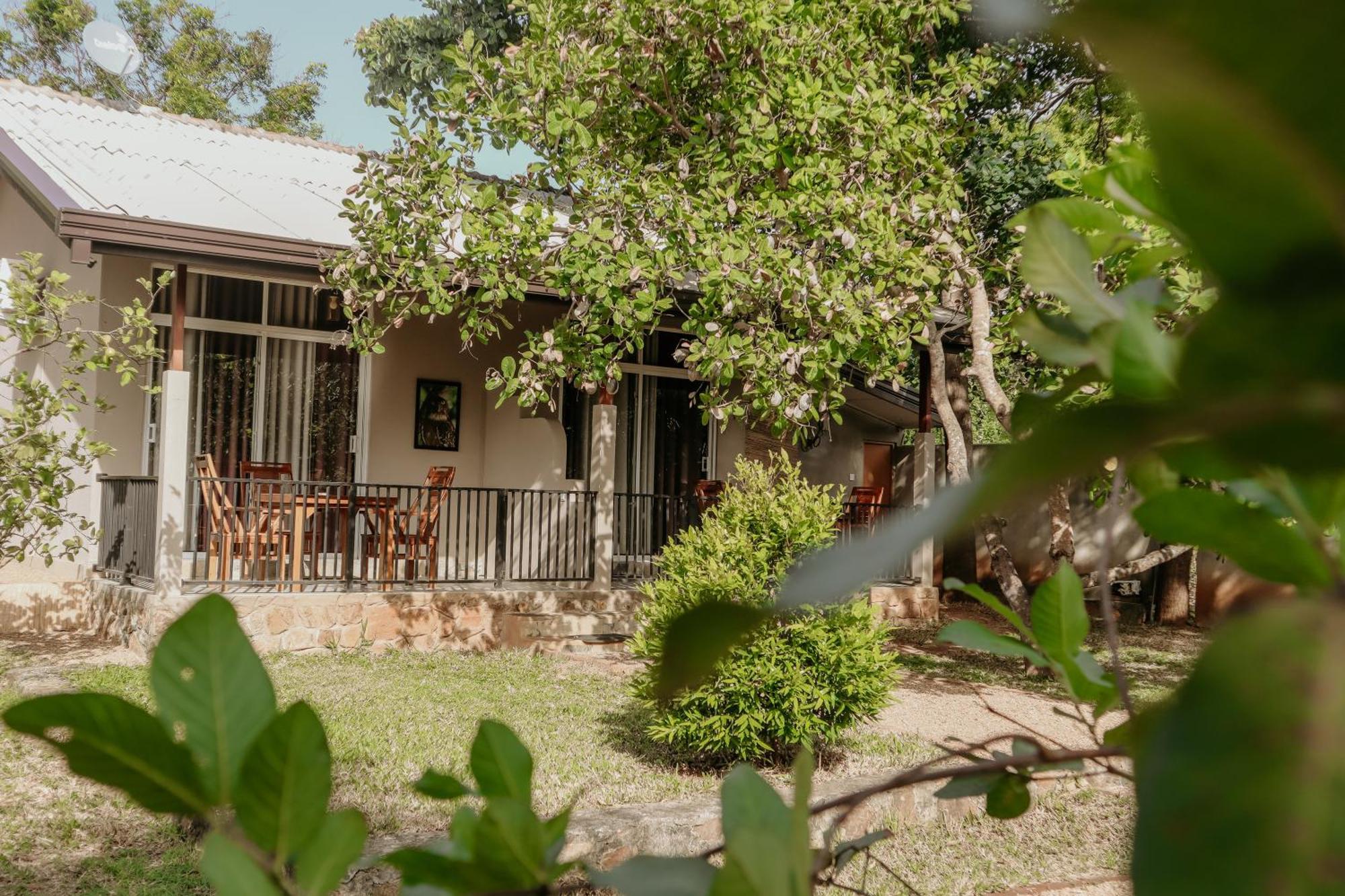 Saffron Lake Yala Tissamaharama Exterior photo