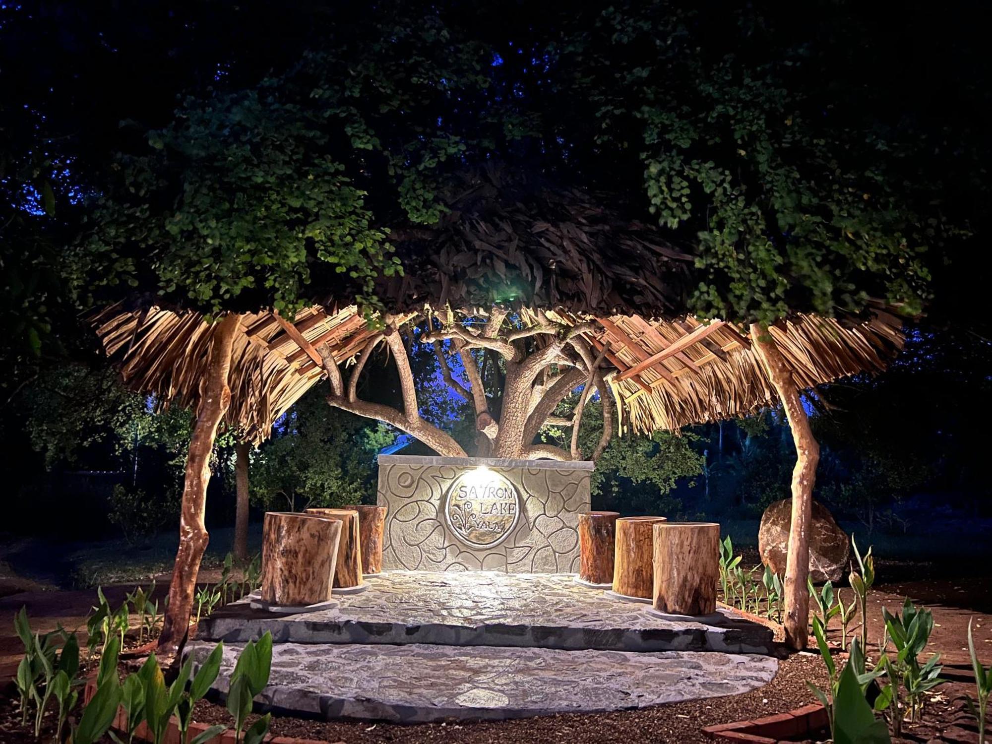 Saffron Lake Yala Tissamaharama Exterior photo